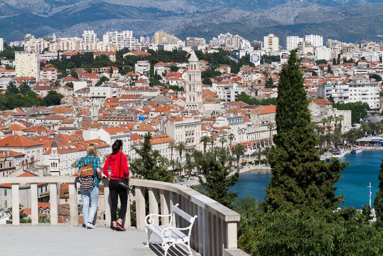Vip krevet i doručak Split